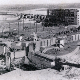 Разрушенная Нижне-Свирская ГЭС в 1944 году. Фото из книги «По ленинскому плану. К 50-летию Нижне-Свирской ГЭС»